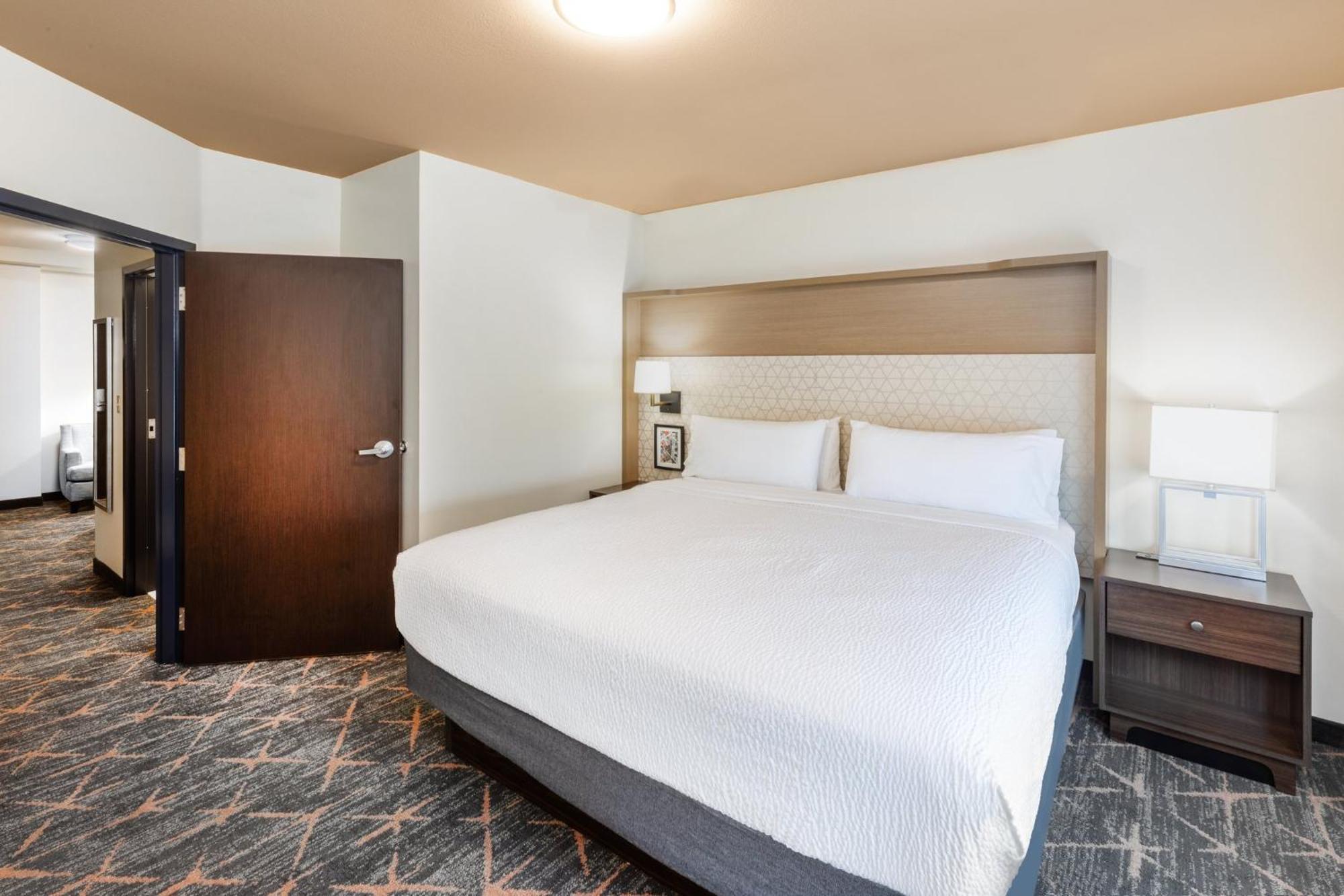 Holiday Inn Hotel & Suites Tulsa South By Ihg Esterno foto