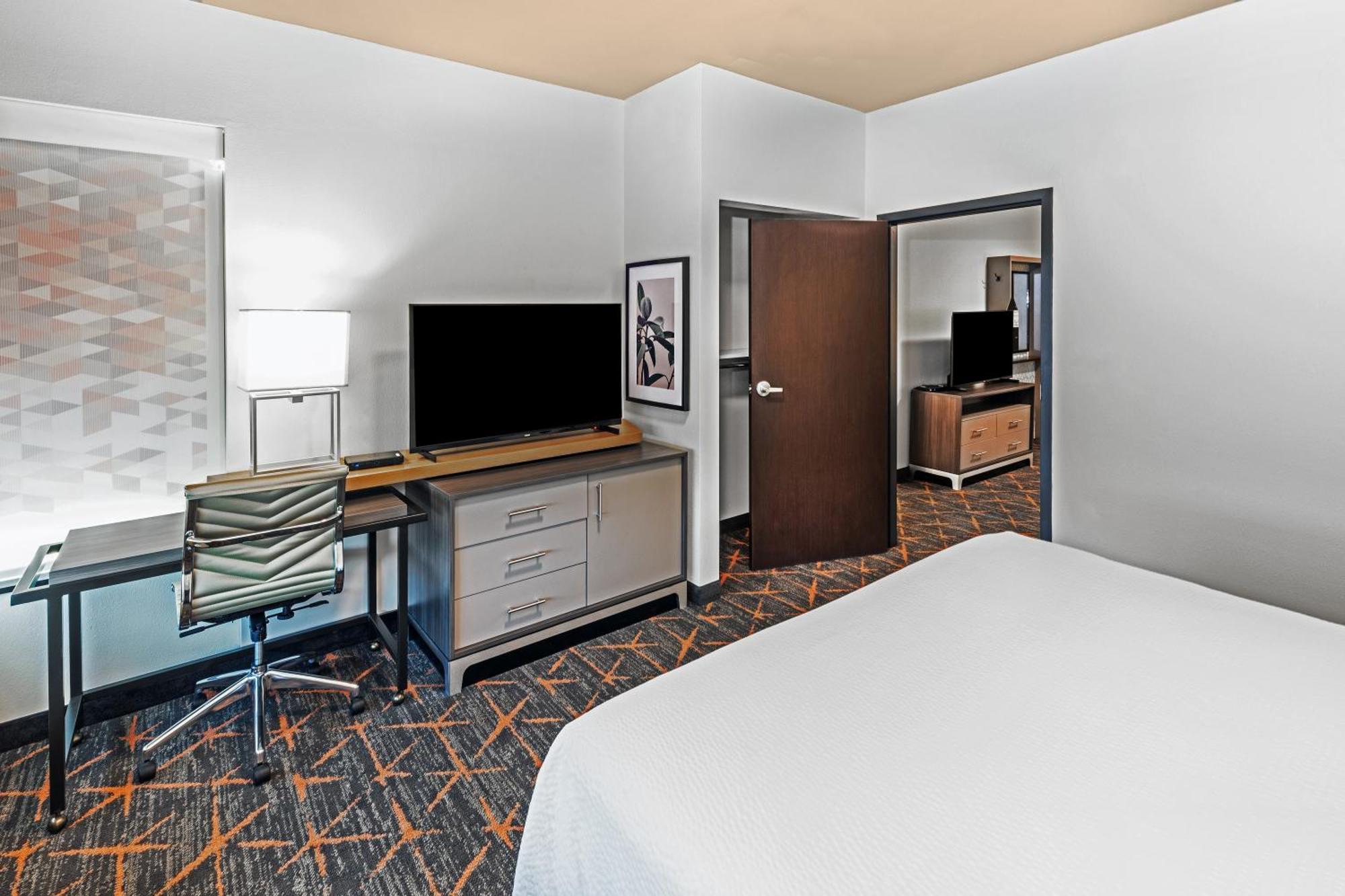 Holiday Inn Hotel & Suites Tulsa South By Ihg Esterno foto